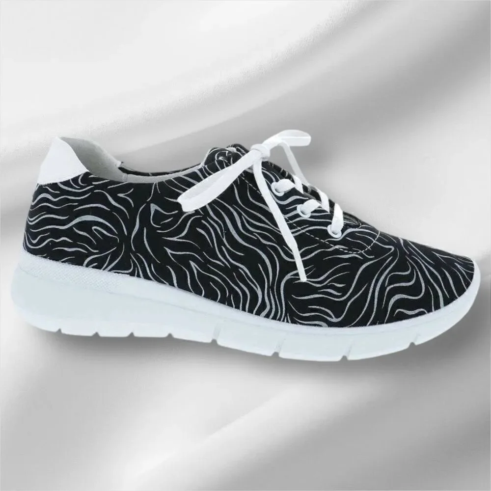 ARCOPEDICO Women’s L76 Lace-Up Sneakers in the Size 41/9.5-10 US in Black/White